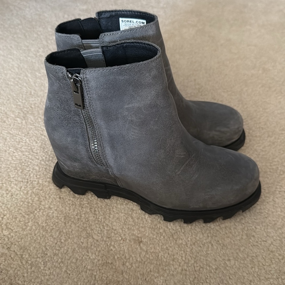sorel gray boots